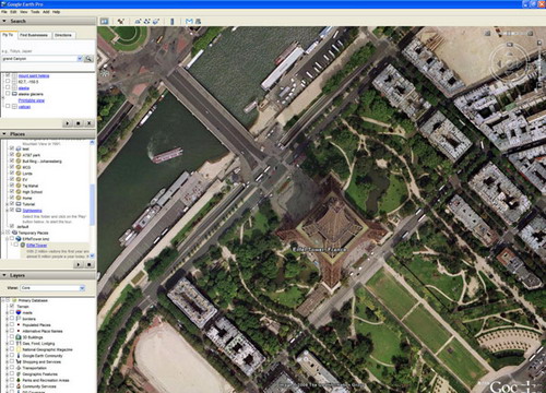 نمایی از برج ایفل در پاریس پایتخت فرانسه