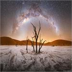 تصویر نجومی روز ناسا: راه شیری بر فراز Deadvlei در نامیبیا