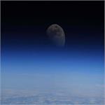 تصویر هلال ماه را از ایستگاه فضایی بین‌المللی ببینید